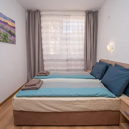 Spacious 2bd - Walk To Center And Free Parking By Flat Mаnager Apartment Burgas