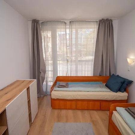 Spacious 2bd - Walk To Center&free Parking By Flat Mаnager