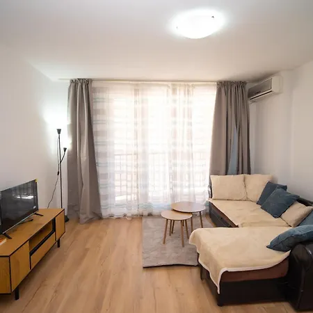 Spacious 2bd - Walk To Center&free Parking By Flat Mаnager Апартаменты