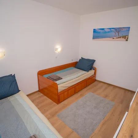 Spacious 2bd - Walk To Center&free Parking By Flat Mаnager Апартаменты
