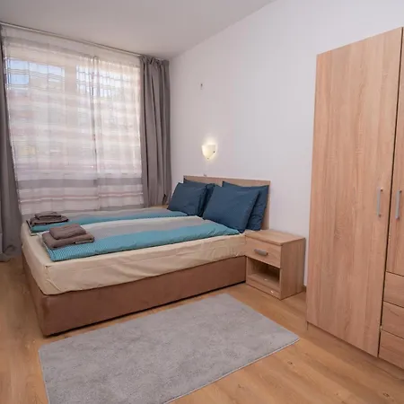 Spacious 2bd - Walk To Center&free Parking By Flat Mаnager *