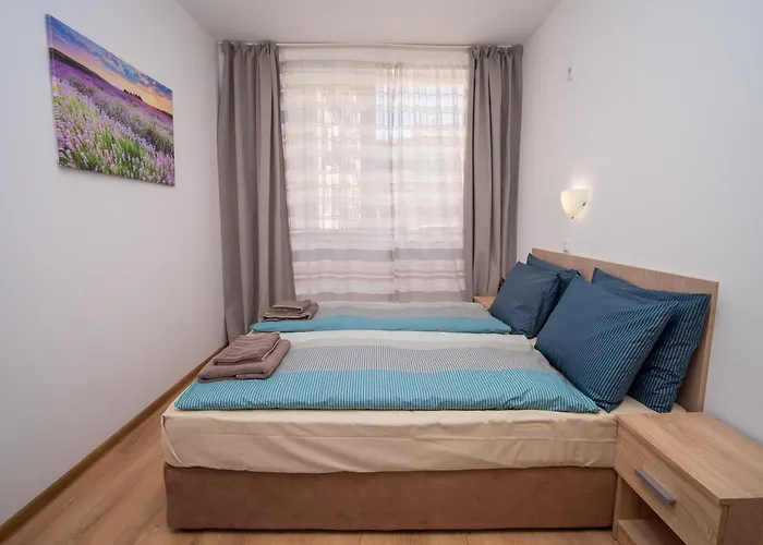 Spacious 2bd - Walk To Center And Free Parking By Flat Mаnager Apartamento Burgas