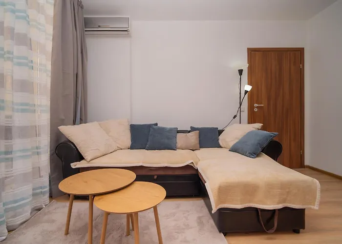 Spacious 2bd - Walk To Center And Free Parking By Flat Mаnager Apartamento