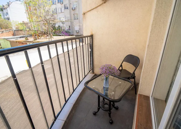 Apartment Spacious 2bd - Walk To Center And Free Parking By Flat Mаnager Burgas