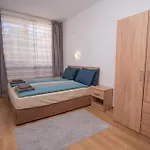 Spacious 2bd - Walk To Center And Free Parking By Flat Mаnager *