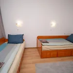 Spacious 2bd - Walk To Center And Free Parking By Flat Mаnager 아파트