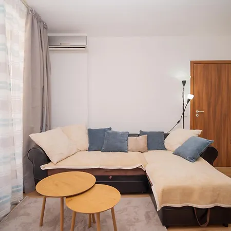 Spacious 2bd - Walk To Center And Free Parking By Flat Mаnager * Burgas Stad