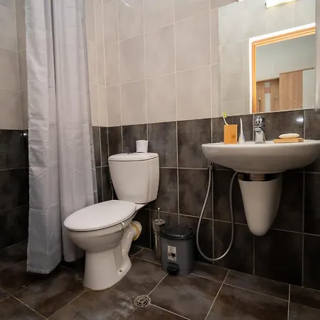 Spacious 2bd - Walk To Center And Free Parking By Flat Mаnager Appartement