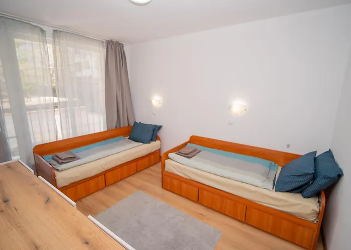 Spacious 2bd - Walk To Center And Free Parking By Flat Mаnager Burgas City