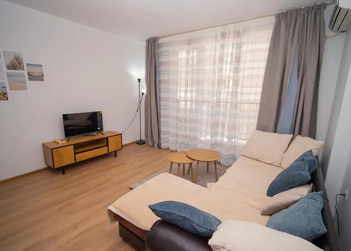 Spacious 2bd - Walk To Center And Free Parking By Flat Mаnager Burgas City