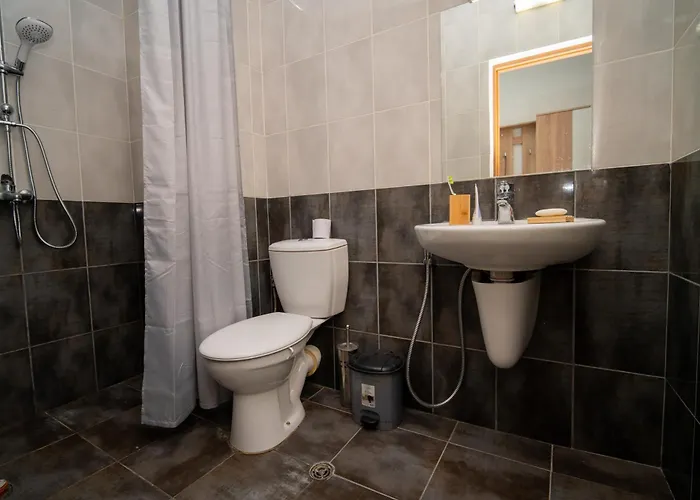 Spacious 2bd - Walk To Center And Free Parking By Flat Mаnager Apartmán